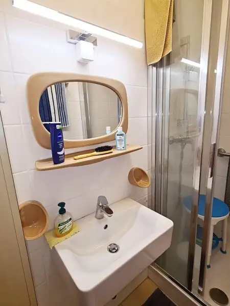 FAMILIENHIT, ENKPLATZ, gepflegte 113 m2 Neubau mit Loggia, 4 Zimmer, Küche, 2 Bäder, teilmöbliert, 3. Liftstock, U3-Nähe