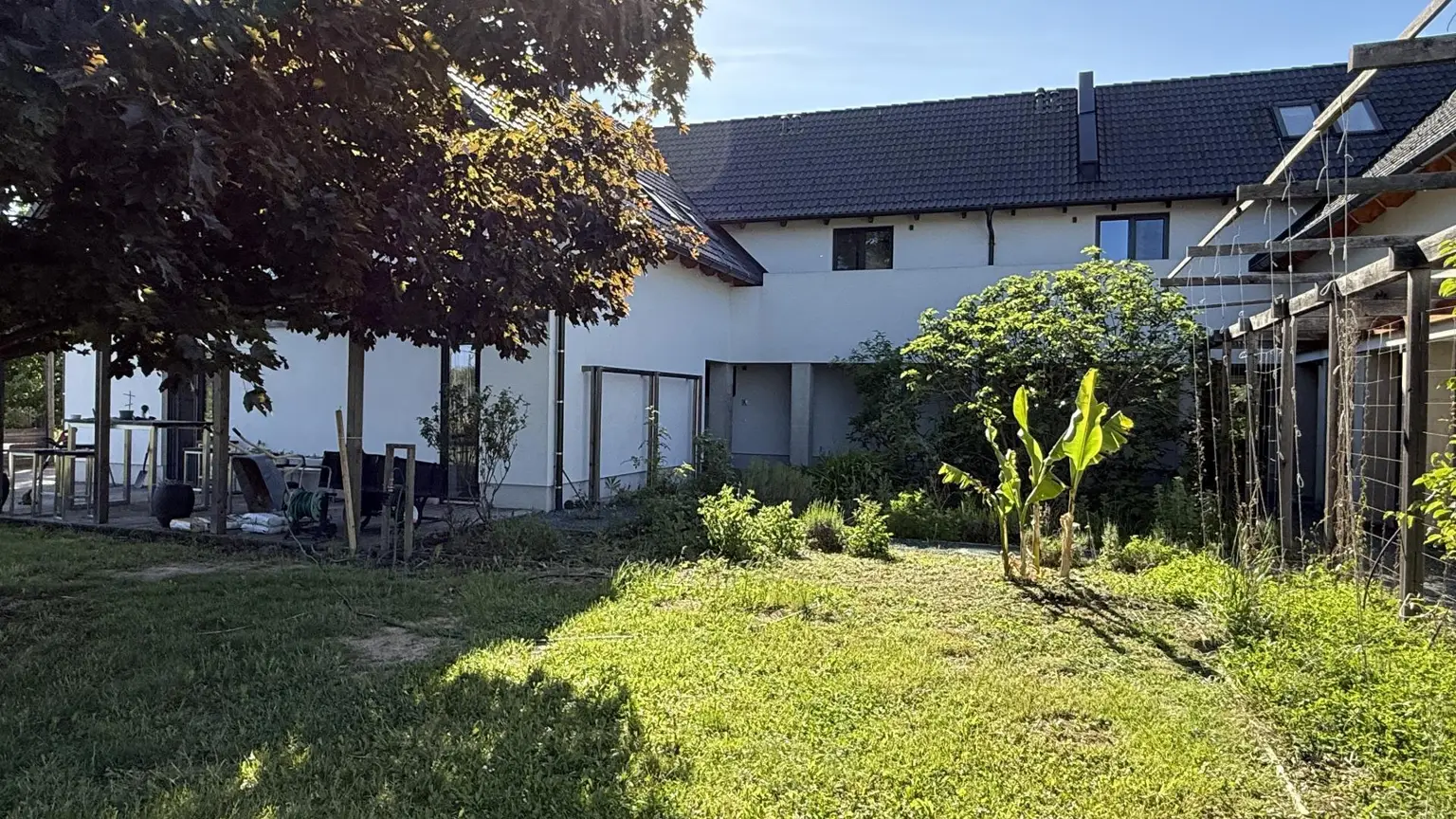 Innenhof im Mai