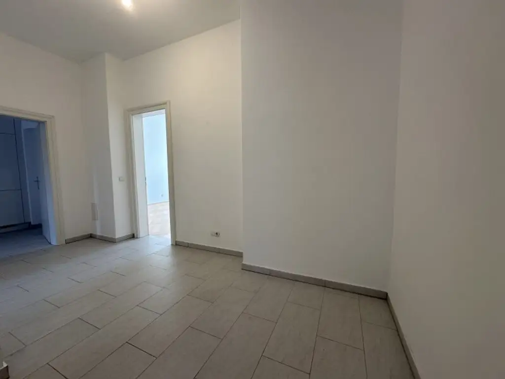 AKH-NÄHE, LAZARETTGASSE, sonnige 68 m2 Altbau, 2 Zimmer, Wohnküche, Wannenbad, Parketten, SAT/TV, 3. Liftstock, MED-UNI-Wien