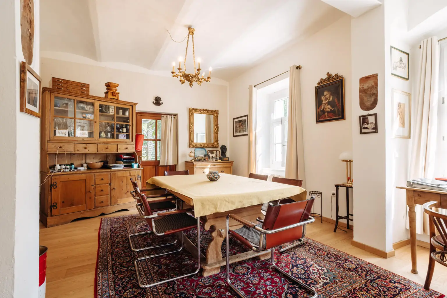 Historisches Herrenhaus mit vielfältigem Potenzial - nur 30 Minuten von Graz