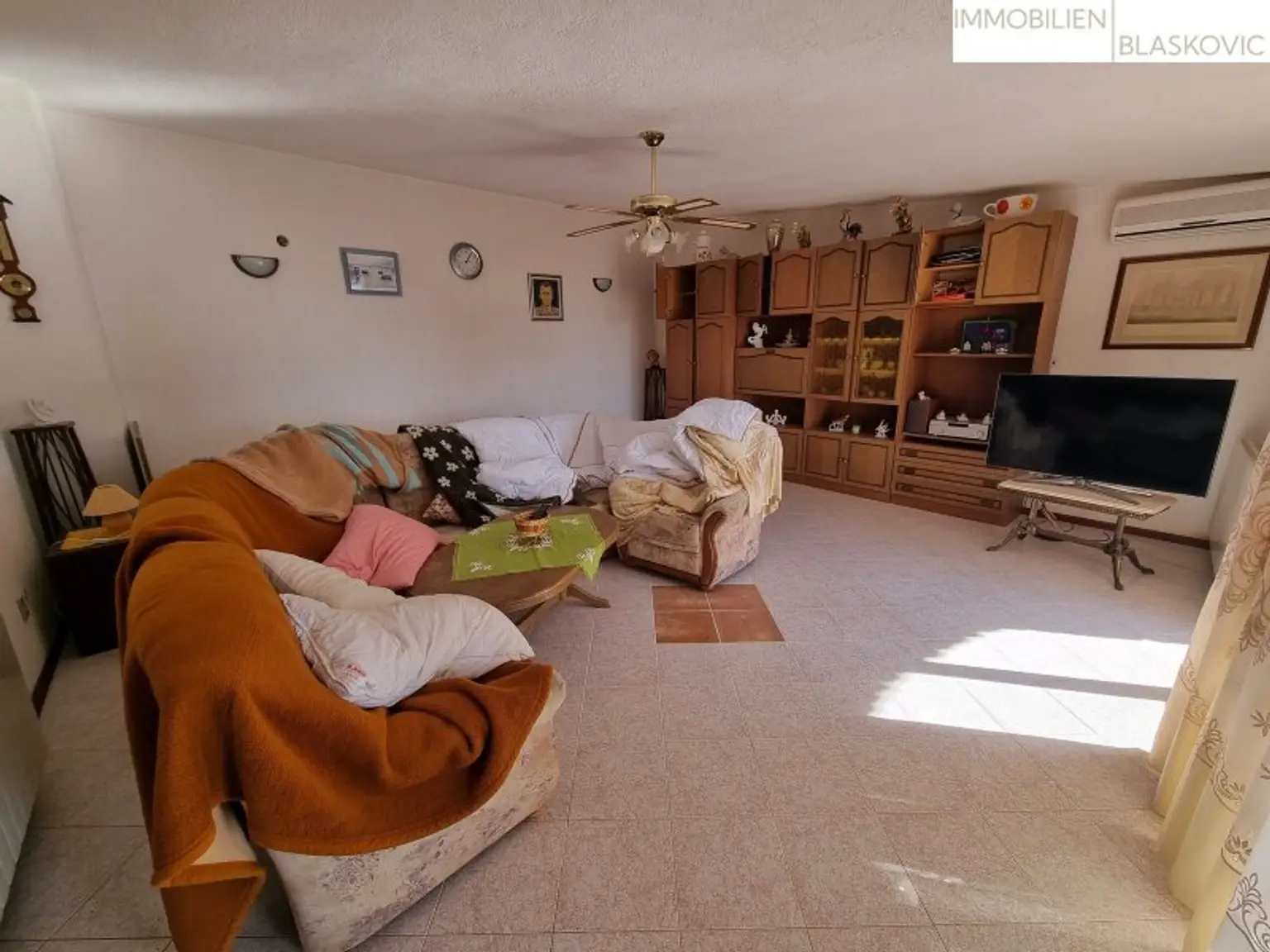 Steinhaus mit drei separaten Wohneinheiten und wunderbarem Meerblick - Kastelir-Labinci