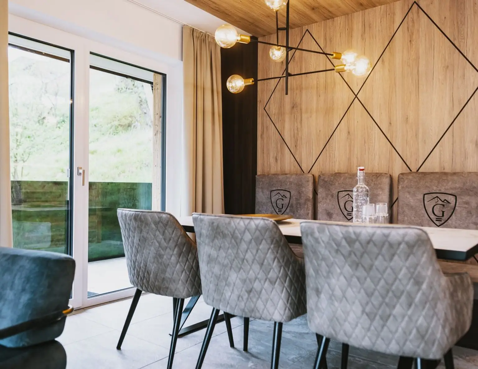 Glemm by AvenidA - elegantes Apartment mit eigener Sauna und Blick auf die WM Strecke 2025!