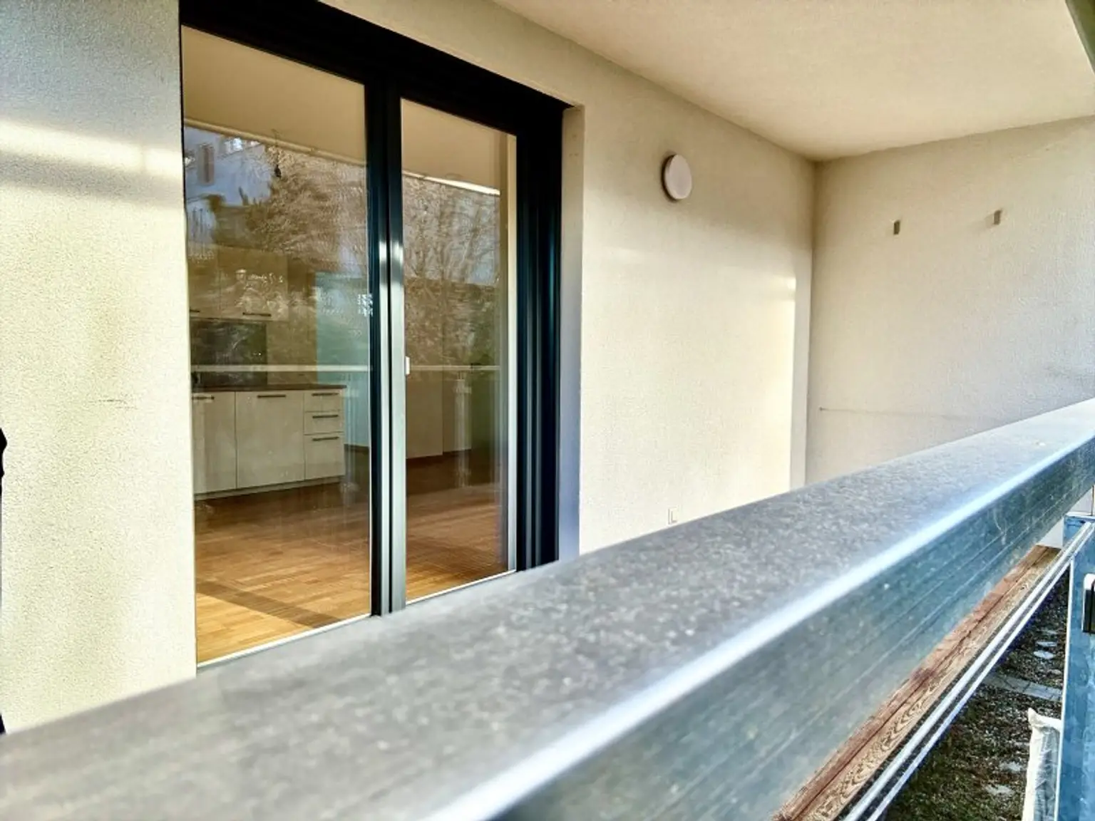 EXKLUSIVER NEUBAU I AM FUßE DES RUCKERLBERGS I SÜD-BALKON I TIEFGARAGE I DIREKT AM LEONHARDBACH I IDYLLISCH I SACKSTRAßE AB SOFORT I