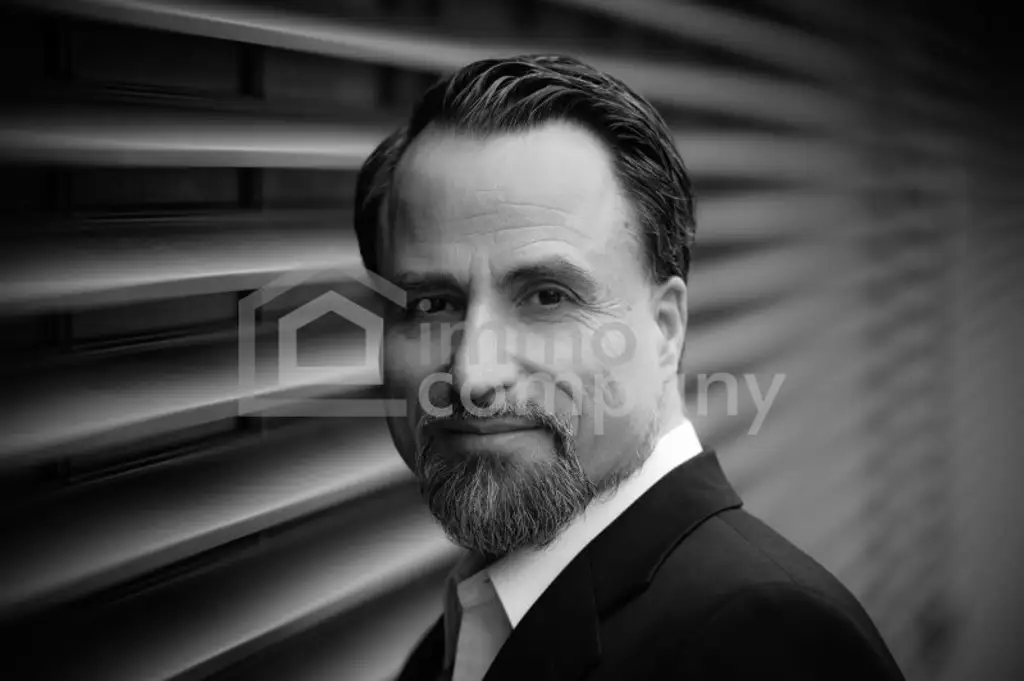 Unschlagbares Top-Angebot ! Luxuriöser Bungalow mit hochwertiger Ausstattung, in zentrumsnaher, sonniger Ruhelage in Hohenems, sehr geräumige Dreier-Garage mit Fernbedienung, großzügige Grundstücksfläche, ausgezeichnete…