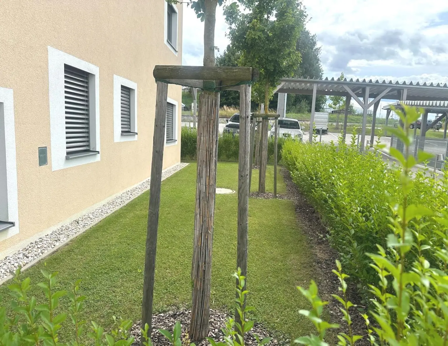 Vermietete Anlegerwohnung mit Garten - moderne Wohnqualität in ruhiger Lage