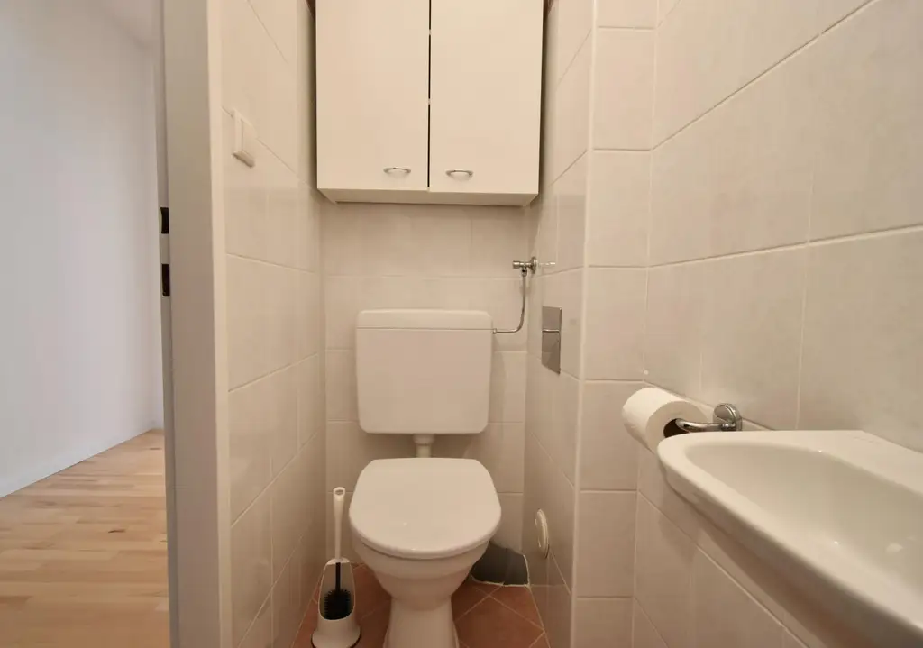 Sonnige 2-Zimmer-Wohnung mit Küche, Balkon und privater Garage in TOP LAGE!