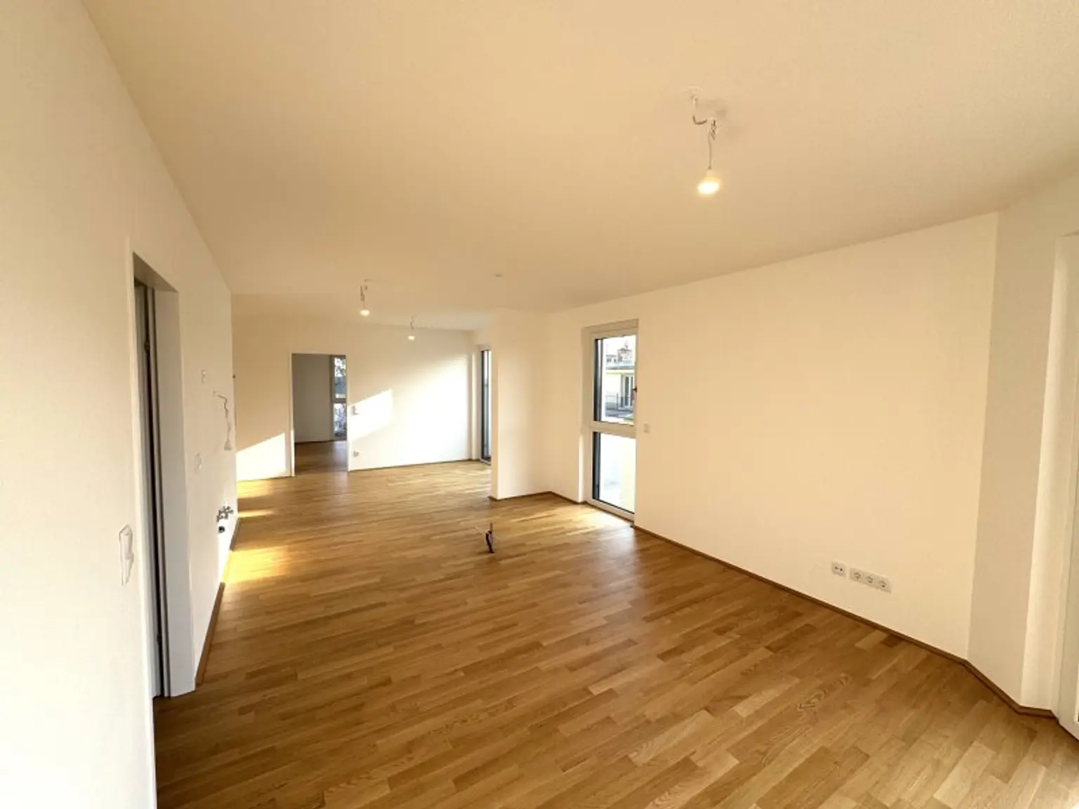 WOHNEN UND GENIESSEN IM SÜDWESTEN VON WIEN! PERFEKTE INFRASTRUKTUR – NÄHE SCHÖNBRUNN!