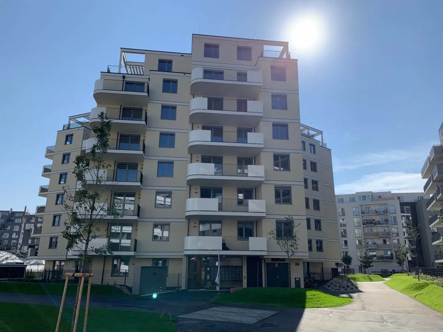 Herrliche 3-Zimmer-Neubauwohnung mit Balkon + Stellplatz!