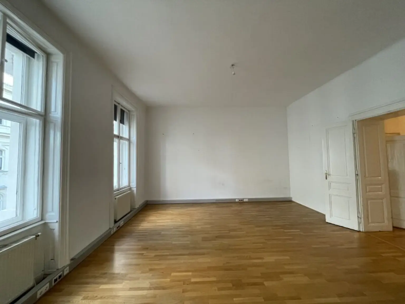 4-ZIMMER-BÜRO IN PALAIS BEIM STADTPARK/U4!