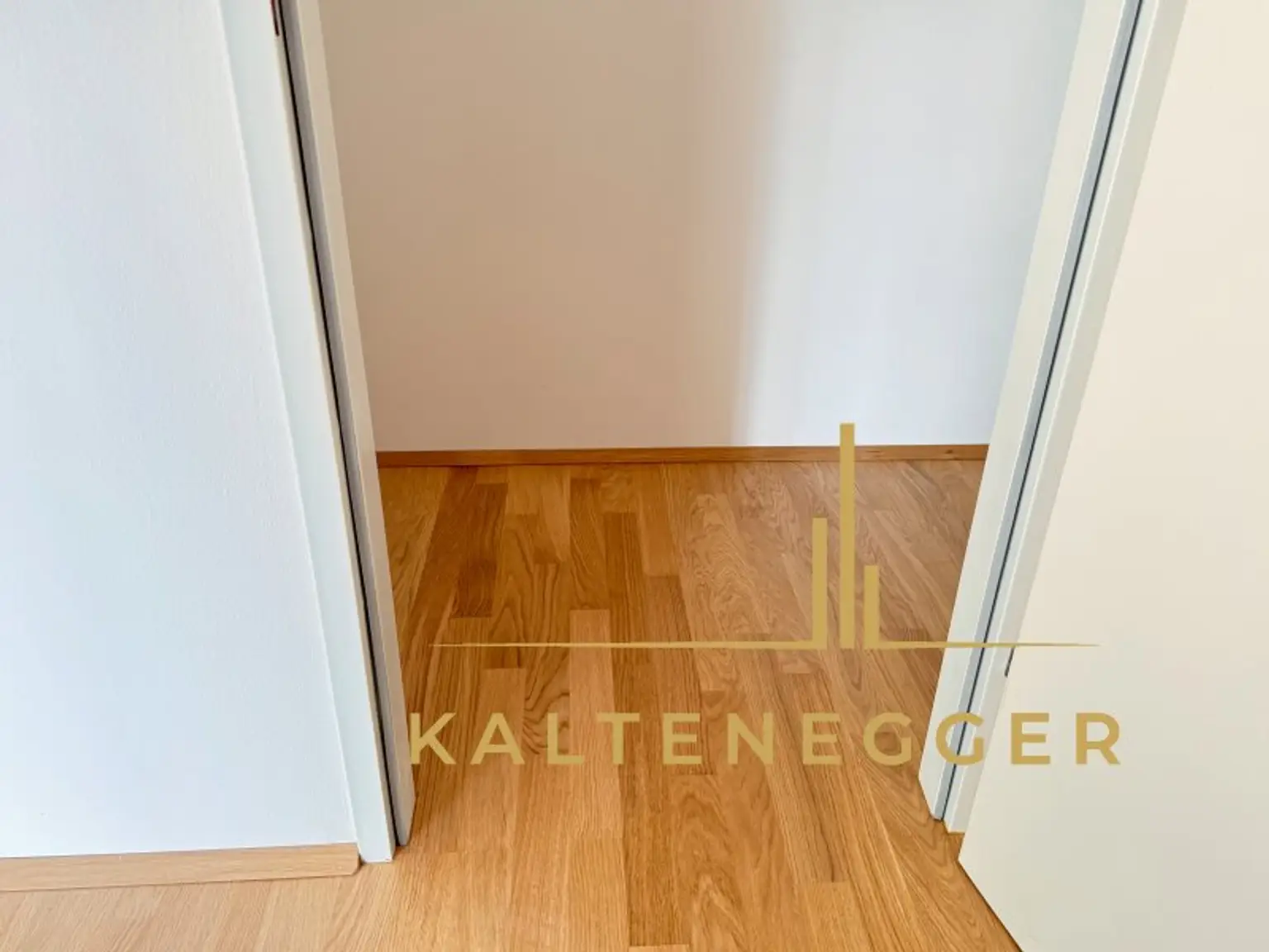Tolle 4-Zimmer Wohnung mit Loggia ++ Blick in die Innengärten ++  Erstbezug nach Sanierung
