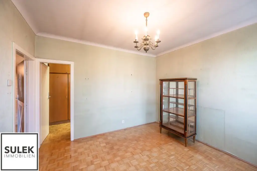 Bastiengasse 15: 3-Zimmer-DG-Wohnung mit separater Küche & gemütlicher, sonniger Terrasse