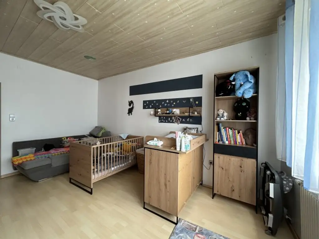 +Einzigartiges Mehrfamilienhaus und riesen Grundstück, direkt neben Oberpullendorf! +