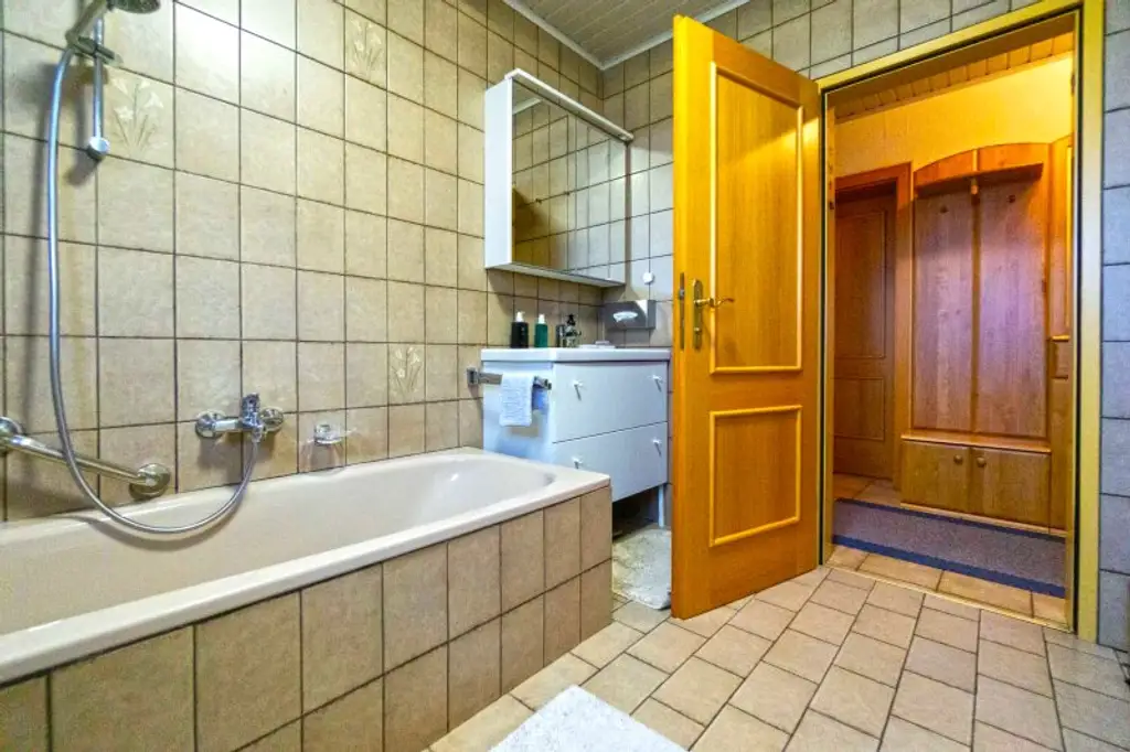 Top gepflegtes, voll unterkellertes Haus mit Ausbaupotential, bei Michelhausen im Tullnerfeld