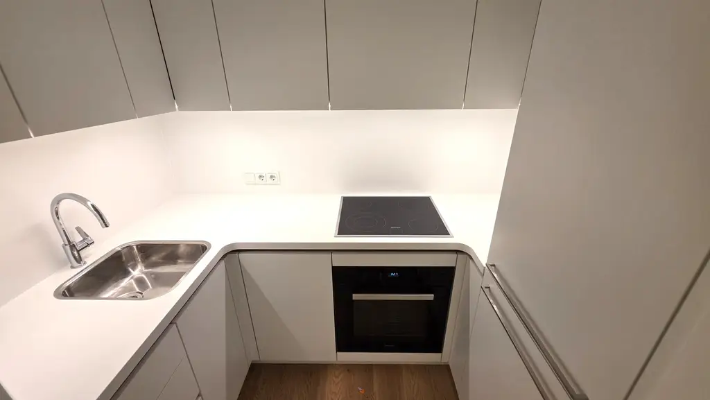 DC-FLATS: High-End-Apartment next UNO-City!! ERSTBEZUG!!