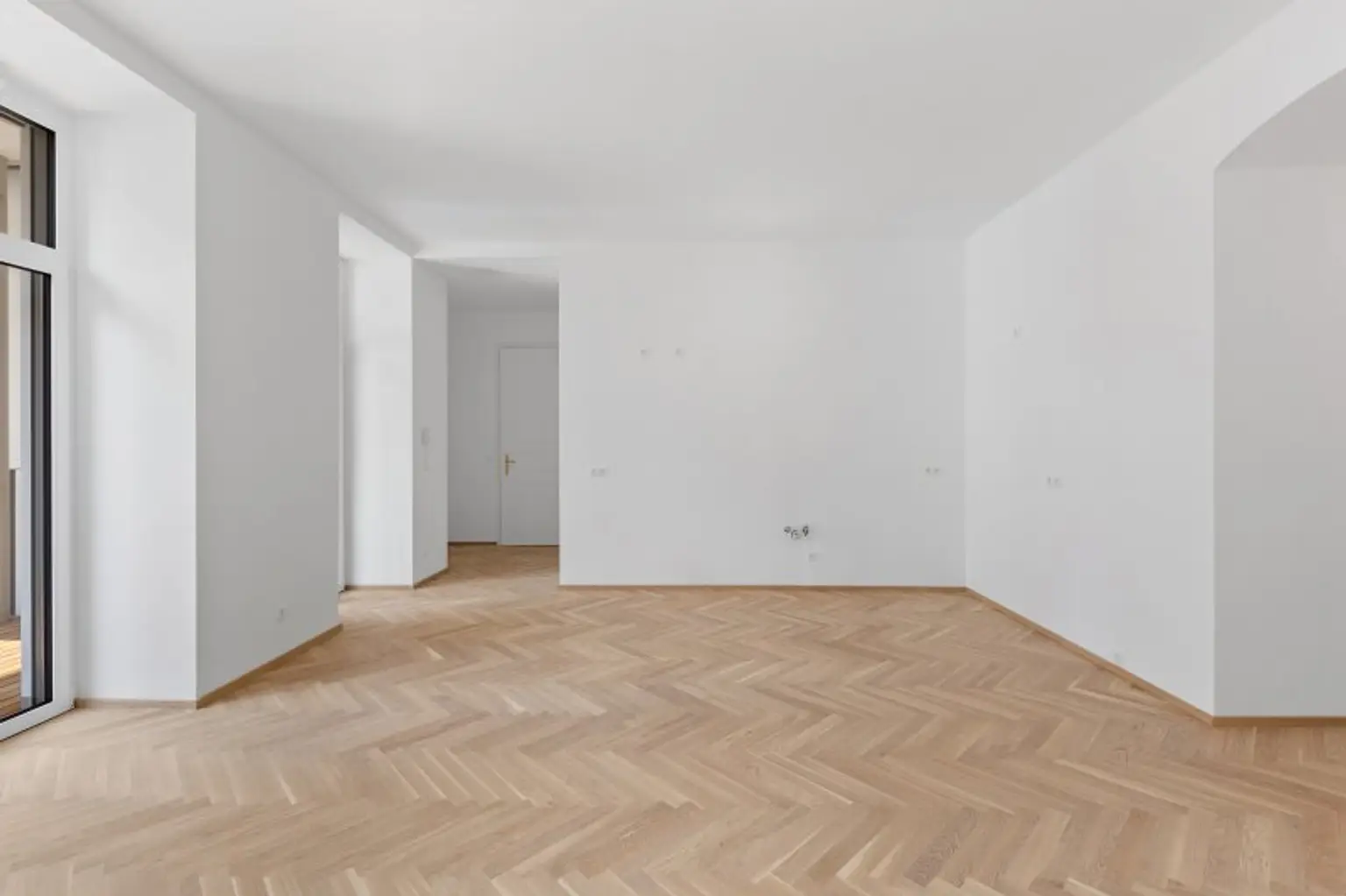 4-Zimmer-Altbaueigentumswohnung in generalsaniertem Altbau mit Balkon