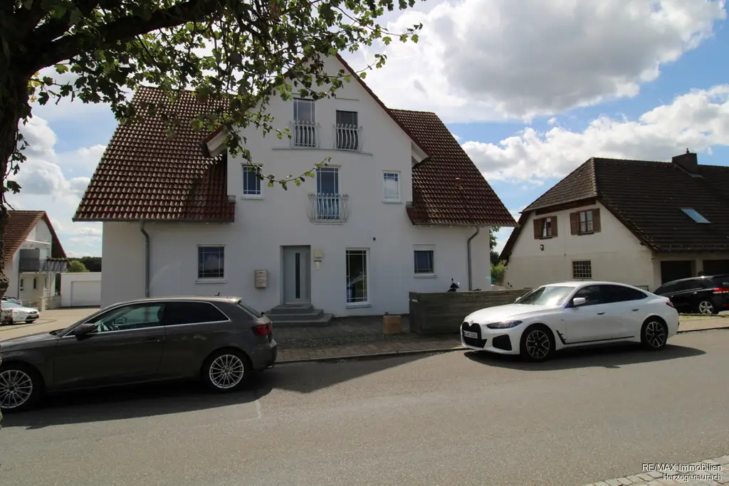 Lichtdurchflutete 5-Zimmer-Maisonette in Hagenbüchach