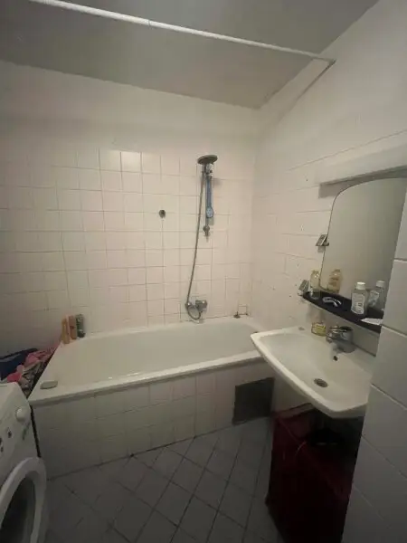 Bezaubernde 2-Zimmer-Wohnung mit KFZ-Stellplatz in Top-Lage des 4. Bezirks