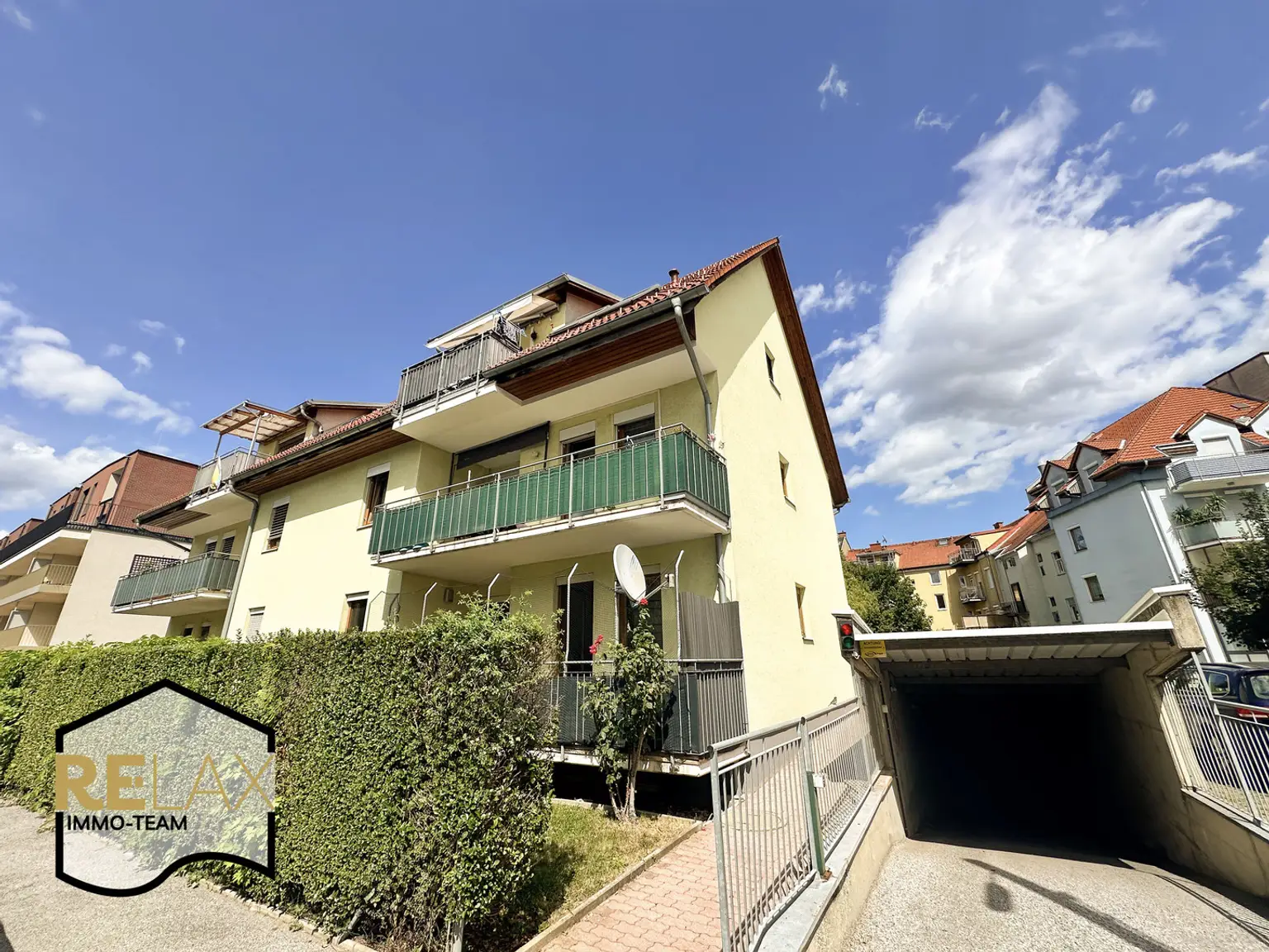 Straßenseitig