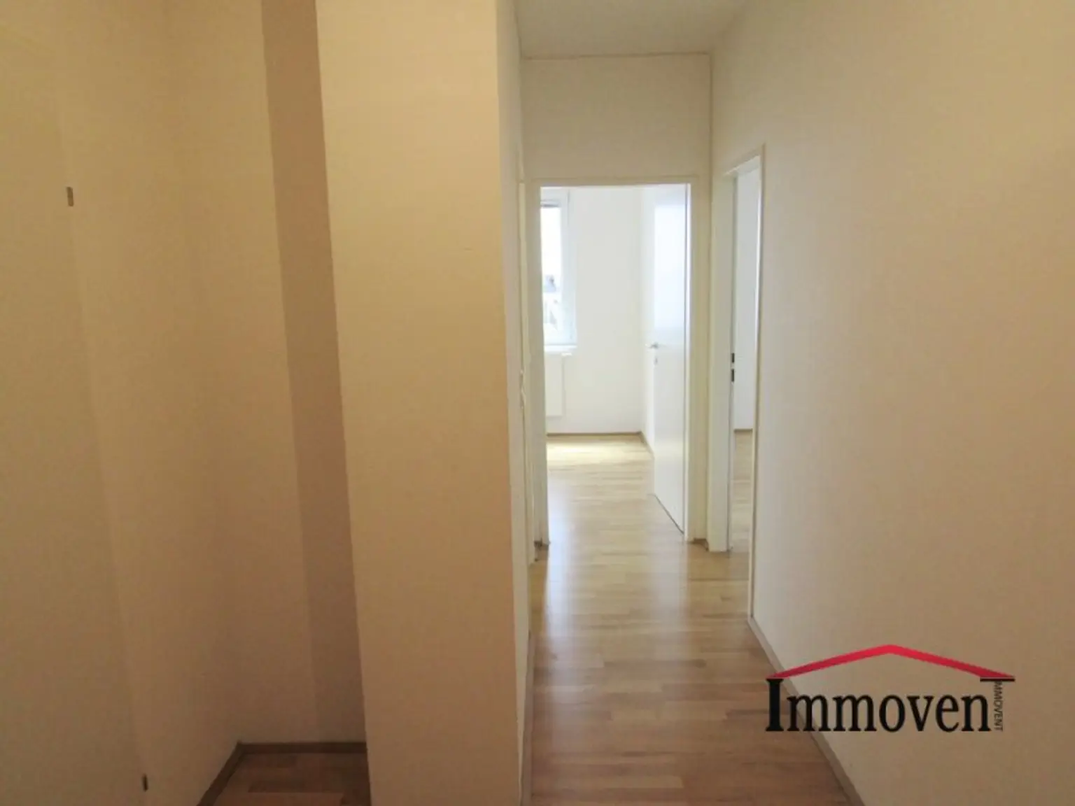 RUHELAGE -  2-Zimmerwohnung mit Balkon! (Mietbeginn 01.03.2026)