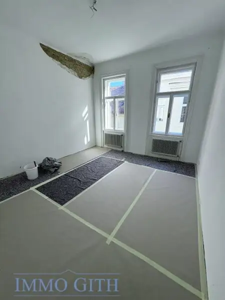 EXKLUSIVE ALTBAUWOHNUNG MIT 2 BALKONEN UND TRAUMBLICK ÜBER WIEN – 258 m² IN BESTLAGE DES 4. BEZIRKS UNBEFRISTET ZU MIETEN!