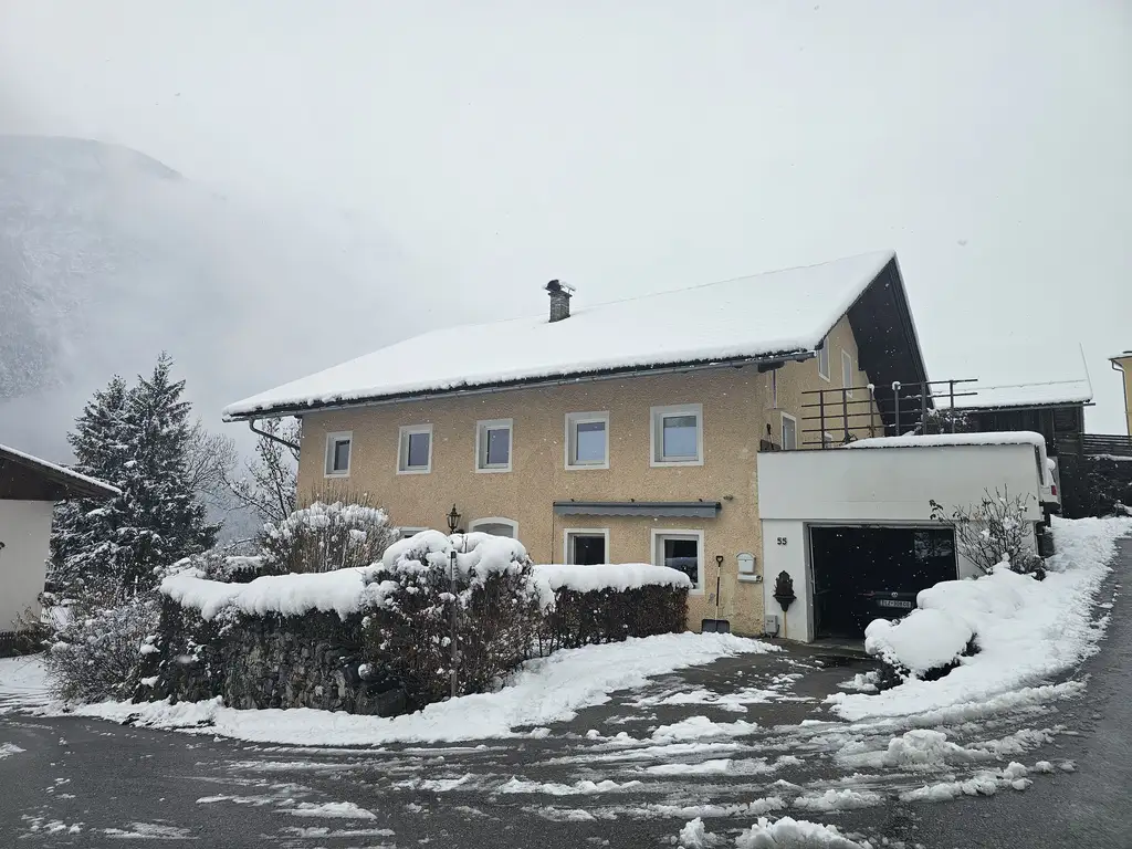 Gepflegtes Landhaus mit insgesamt 5 Wohnungen