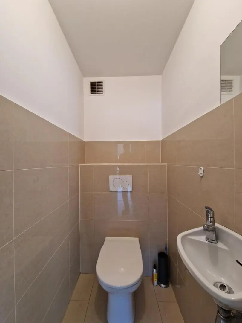 "Helle renovierte 4-Zimmerwohnung mit Balkon nahe dem Türkenschanzpark - WG-tauglich"