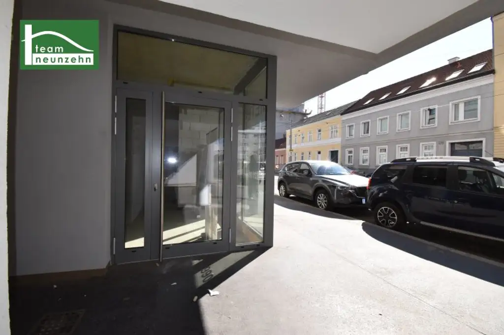 Fenster und Eingang bei der Donaufelder Straße! Vielseitig nutzbare Praxis/Ordination/Gastronomie/Einzelhandel in Toplage nahe Kagraner Platz. - WOHNTRAUM