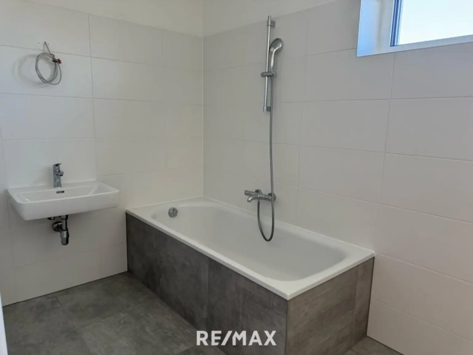 Provisionsfrei 2 Zimmerwohnung inklusive hochwertiger Küche! Erstbezug!