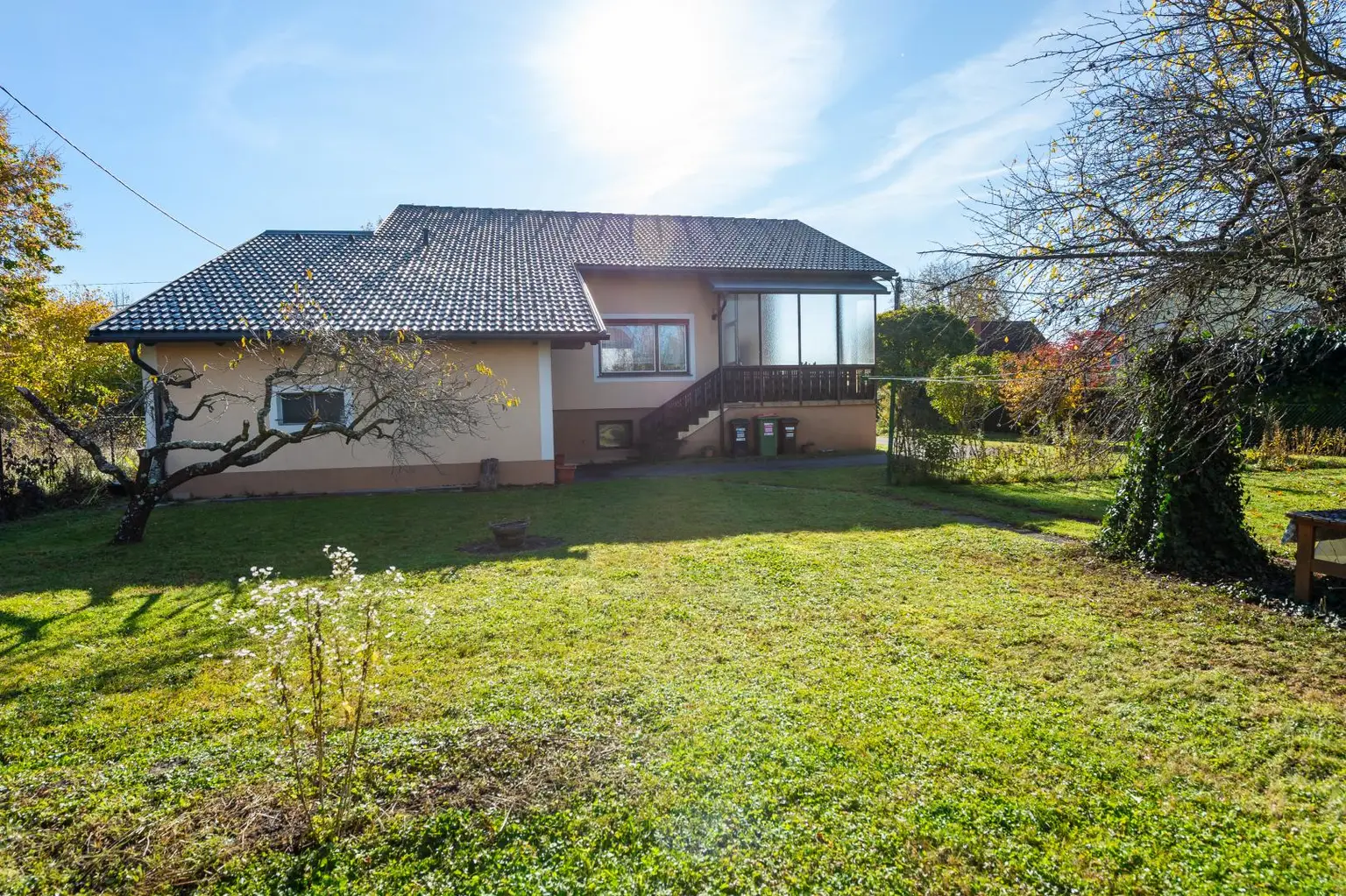 Einfamilienhaus mit wunderschönem Grundstück in ruhiger Lage
