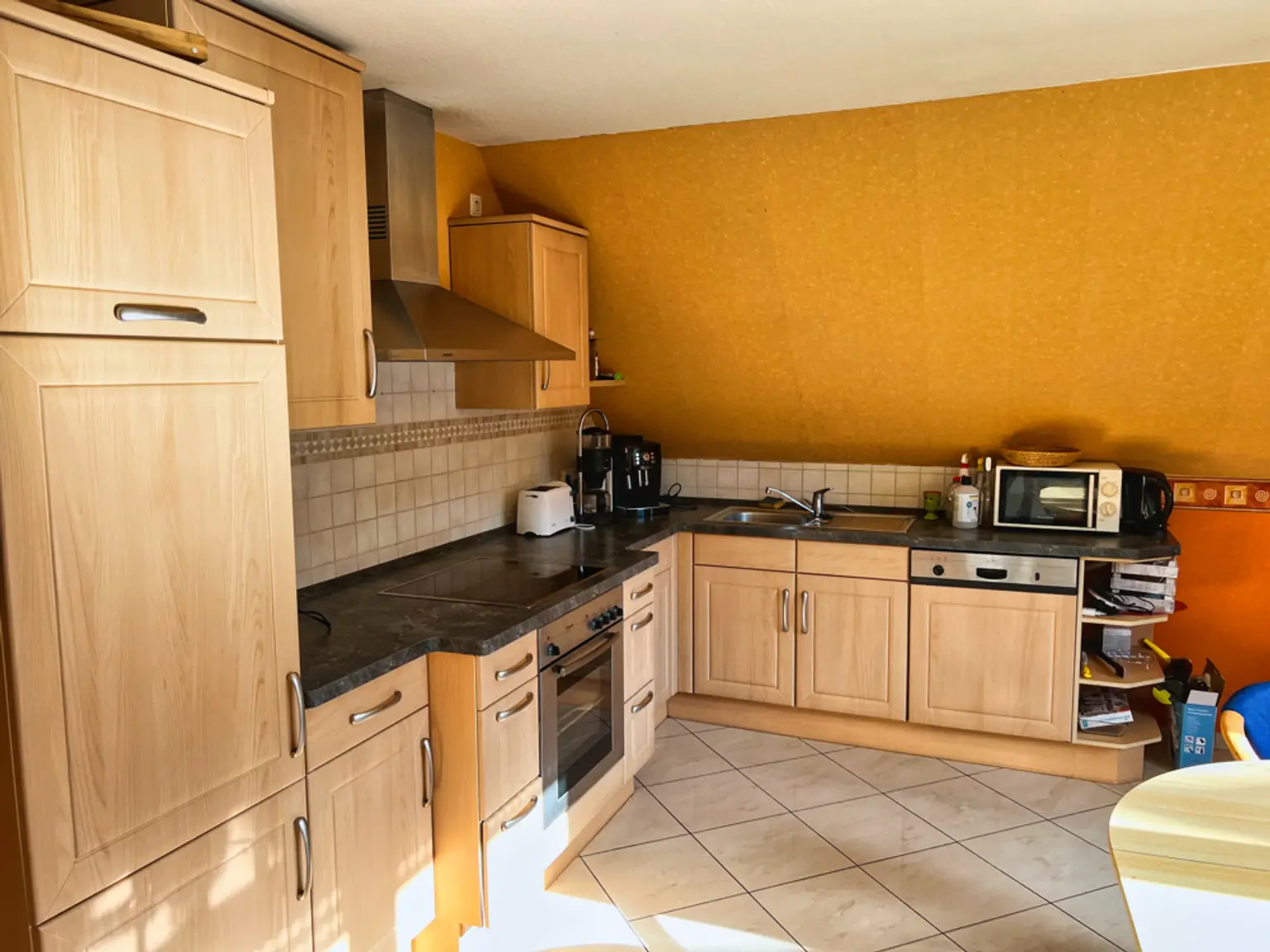 Alle unter einem Dach! Einfamilienhaus mit Einliegerwohnung & viel Platz!