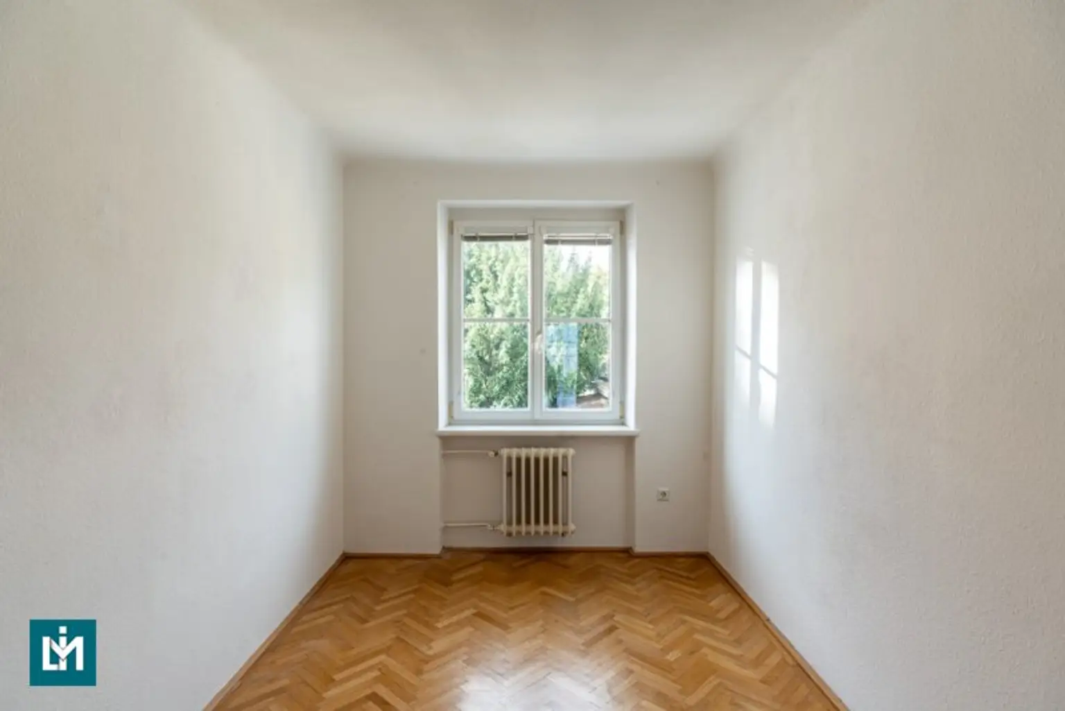 SCHÖNE 4 - ZIMMER WOHNUNG MIT VERBAUTER LOGGIA UND GEMEINSCHAFTSGARTEN / NÄHE U4 HIETZING UND S45 PENZING