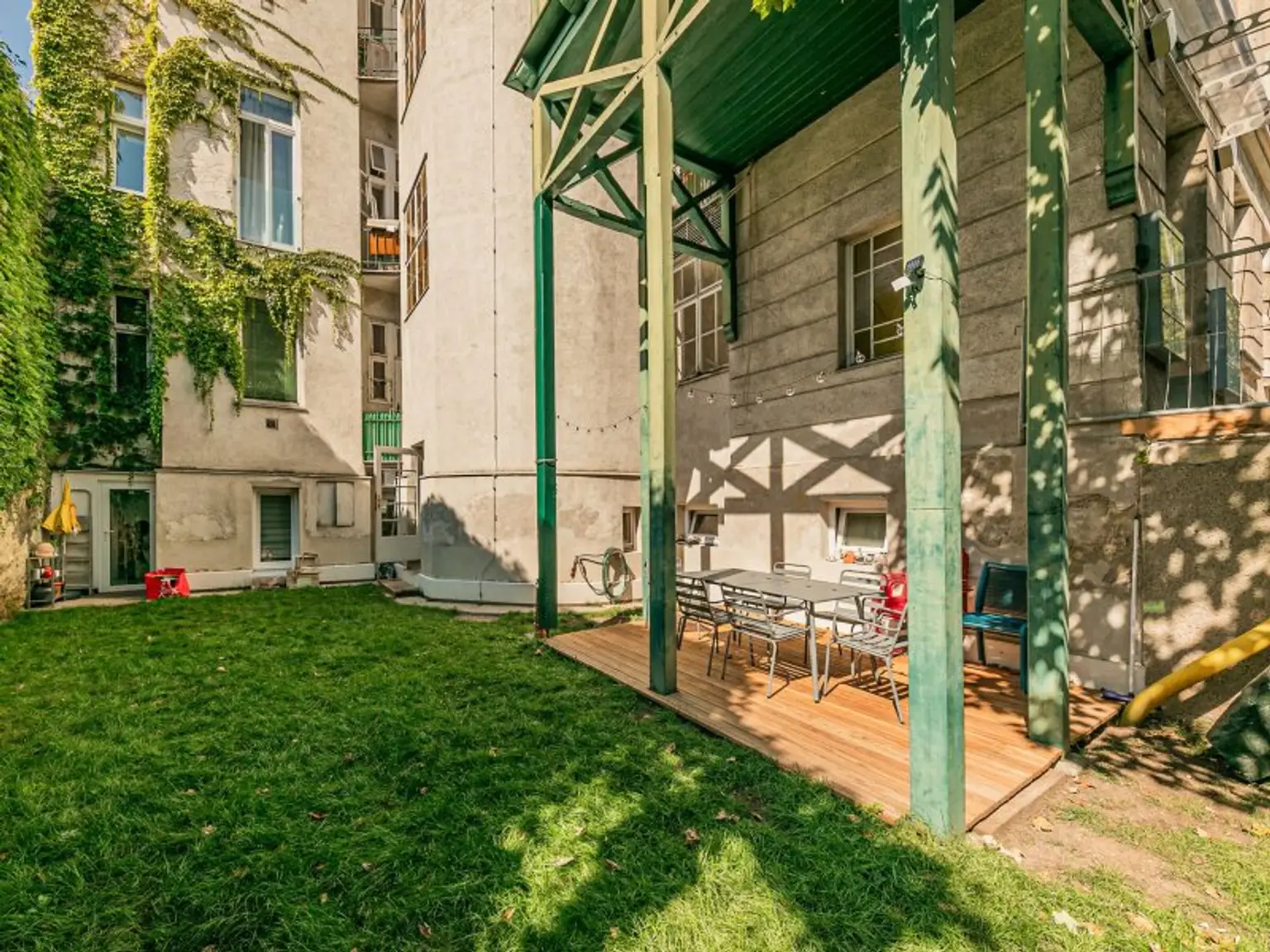 Stilvolle Familienwohnung am Fuß des Küniglbergs - 4 Zimmer getrennt begehbar - Balkon, Klima, Gartennutzung
