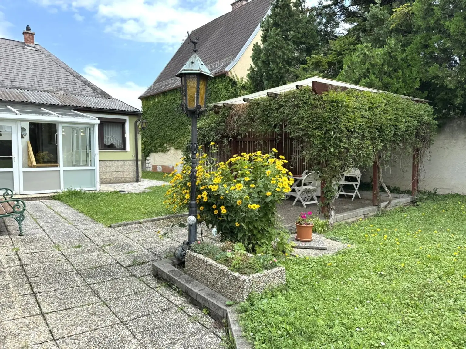 Bungalow mit 2 Wohneinheiten