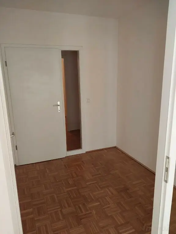 Zwischendiele mit Platz für Kasten