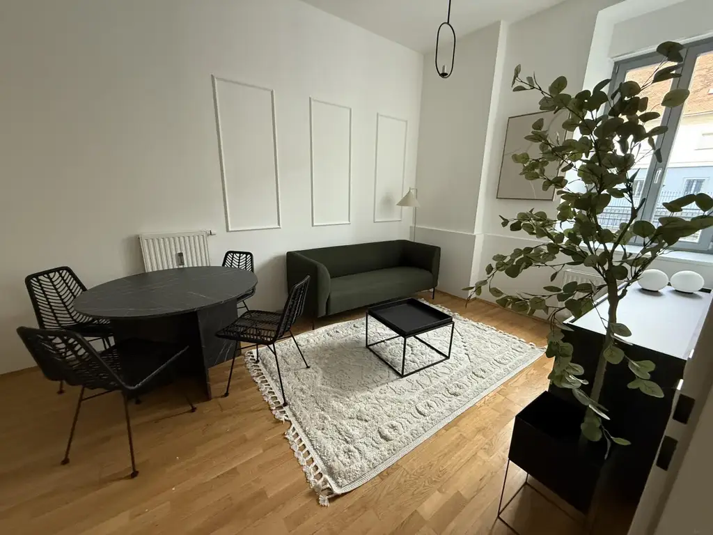 + Grazer Juwel + Helle möblierte 2-Zimmer Wohnung mit Altbau-Charme und durchdachter Raumaufteilung!