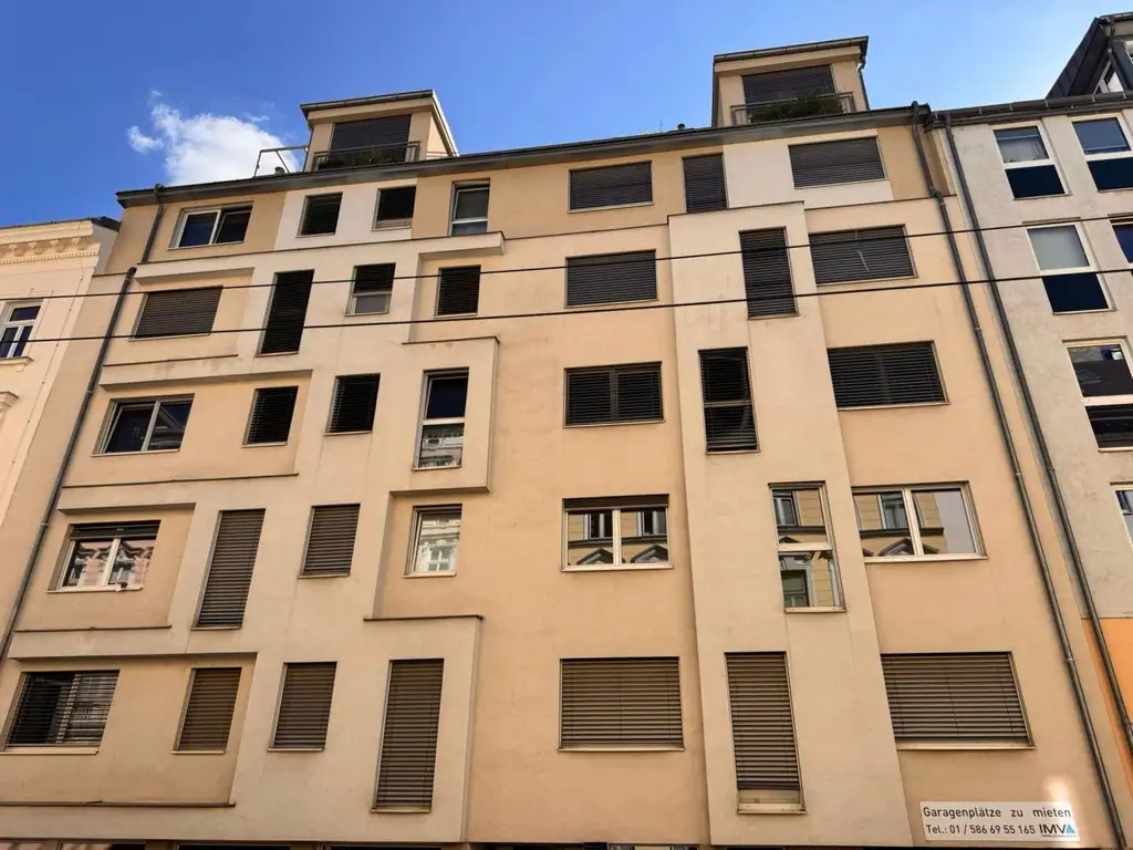 IHR NEUES ZUHAUSE MODERN; HELL; HOCHWERTIG
