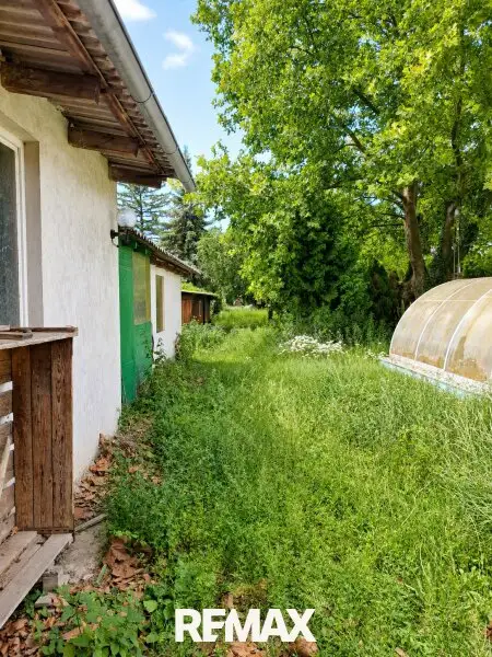 Wohn- und Gewerbeliegenschaft mit Werkstatt, Lagerflächen und großem Grundstück in Orth an der Donau