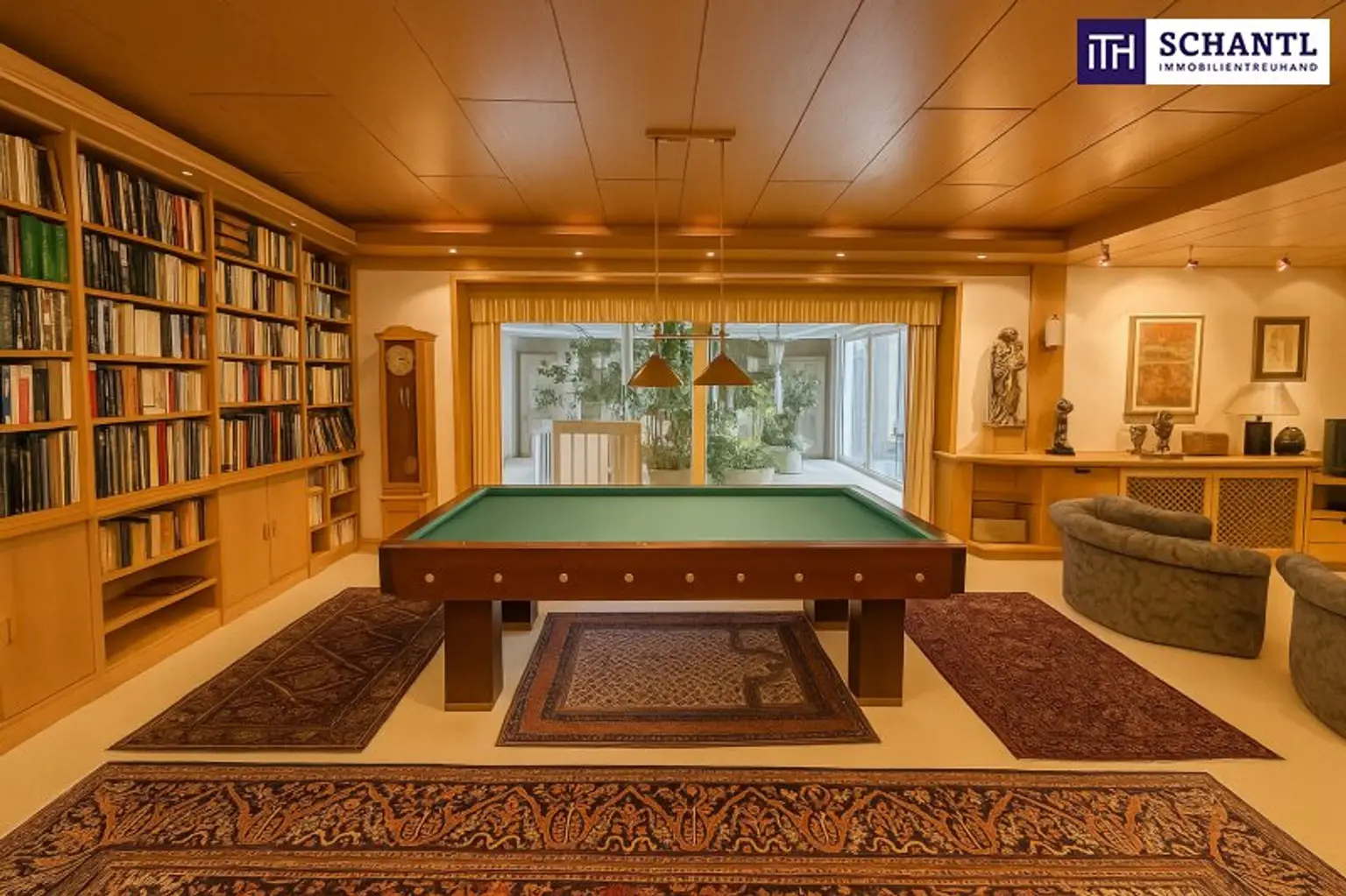 Traumhafter Bungalow mit Indoor-Pool, Weinkeller & großem Garten auf Eigengrund