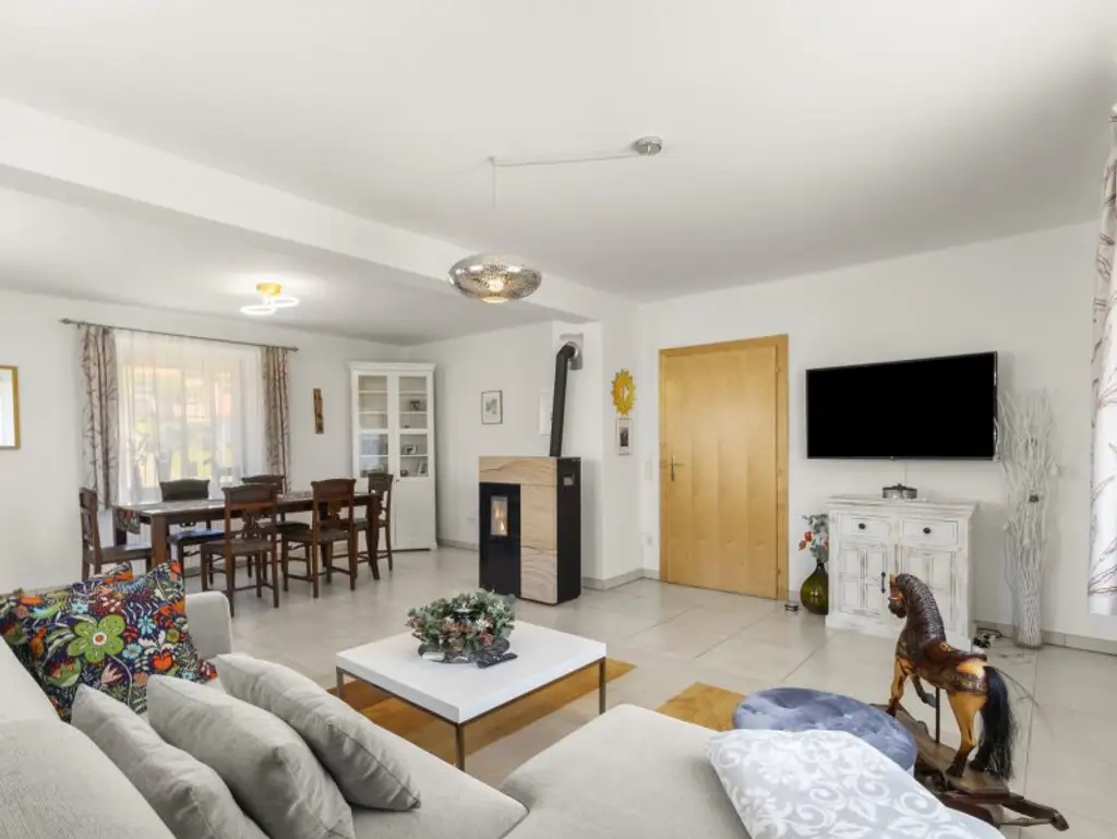 Tolles und schönes 150m² Einfamilienhaus mit Garage und Nebengebäude in Eberndorf