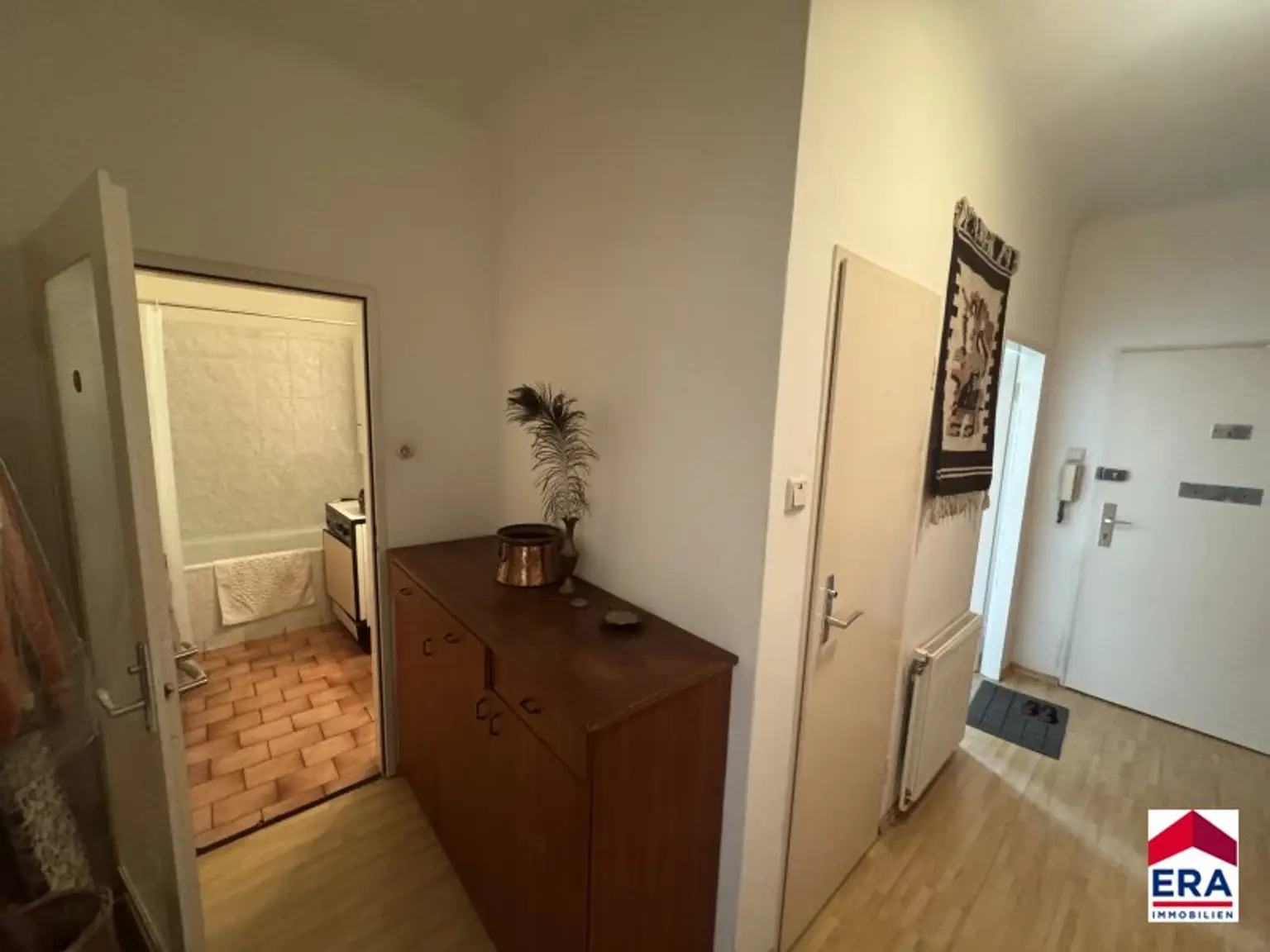 Renovierungsbedürftige 1-Zimmer-Wohnung mit Loggia in 1020 Wien! Ideal für Ihre Ideen!