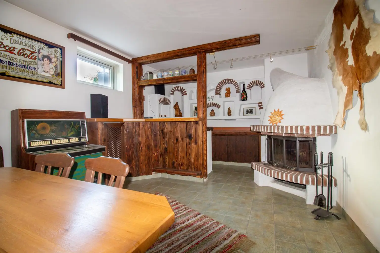 Einfamilienhaus mit Pool, Garten & Aussicht – Praxis & Mietpotential