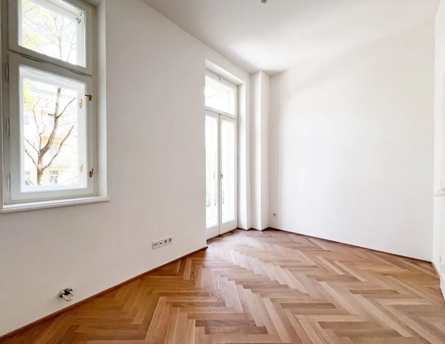 Top-renovierte 4 Zi-Altbauwohnung im Andräviertel zur Vermietung