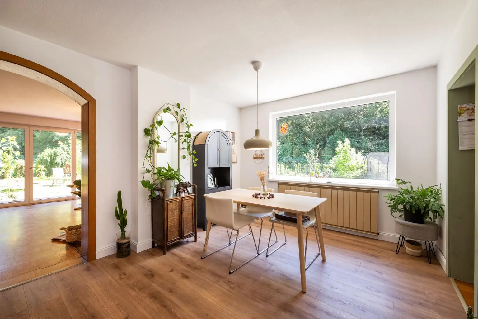 Essbereich mit schönem Blick in den Garten