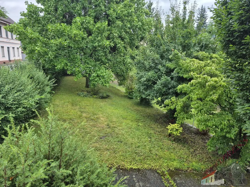 Charmantes Landhaus mit 7 Zimmern und Grünblick - ideal für Naturliebhaber.