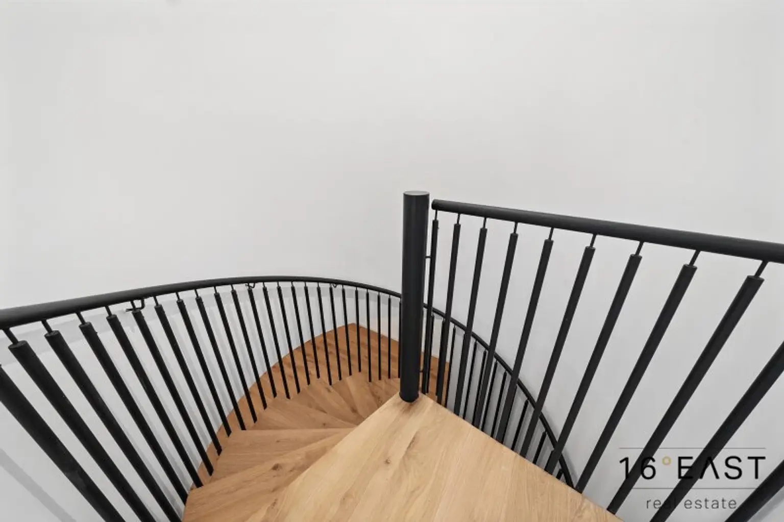 Exklusive 5-Zimmer Garten-Maisonette in Grünruhelage mit Fernblick und Garage