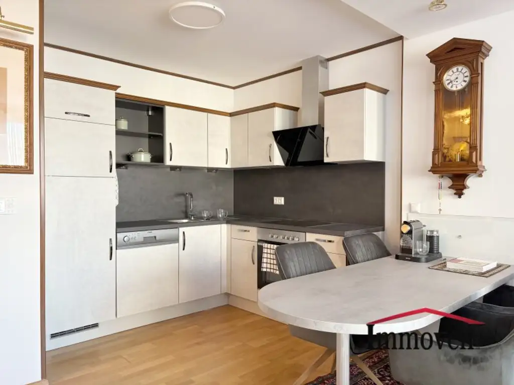 Wunderschöne, möblierte 2-Zimmerwohnung mit Balkon!