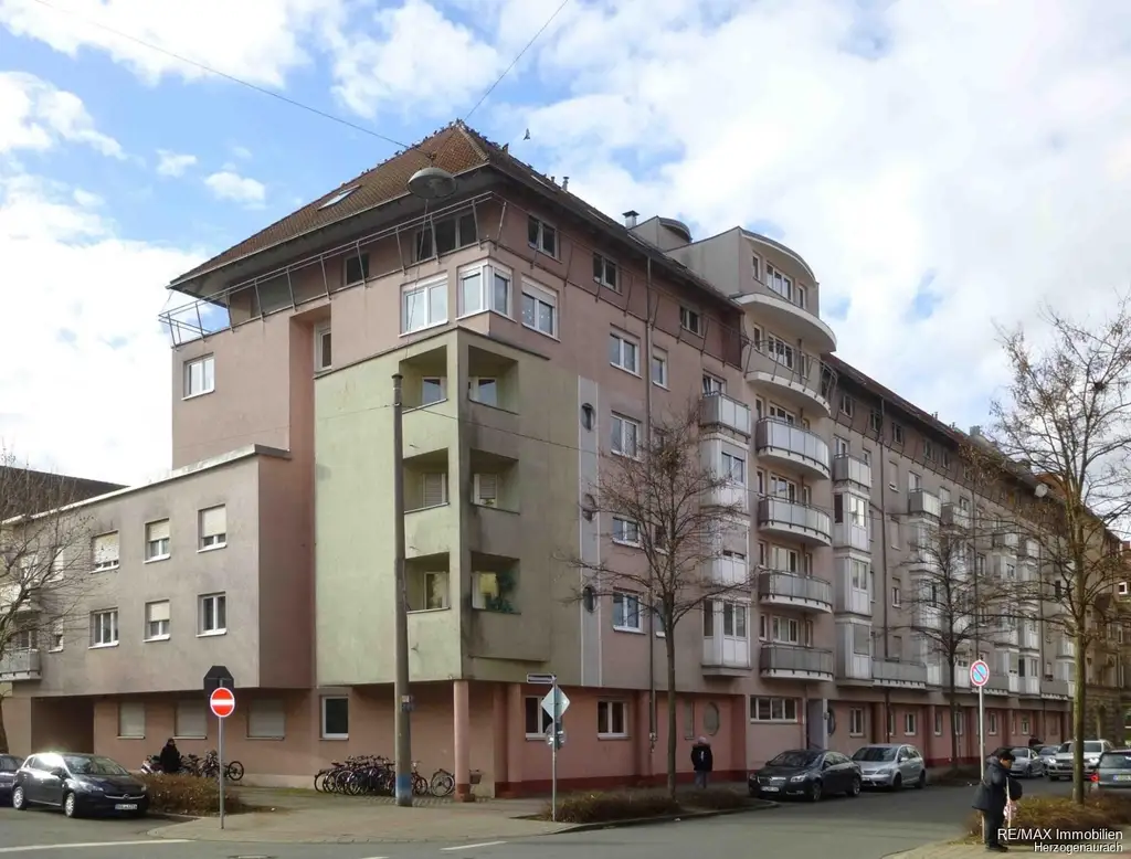 Helle 1Zi.-DG Wohnung in zentraler Lage inkl. Tiefgaragenstellplatz
