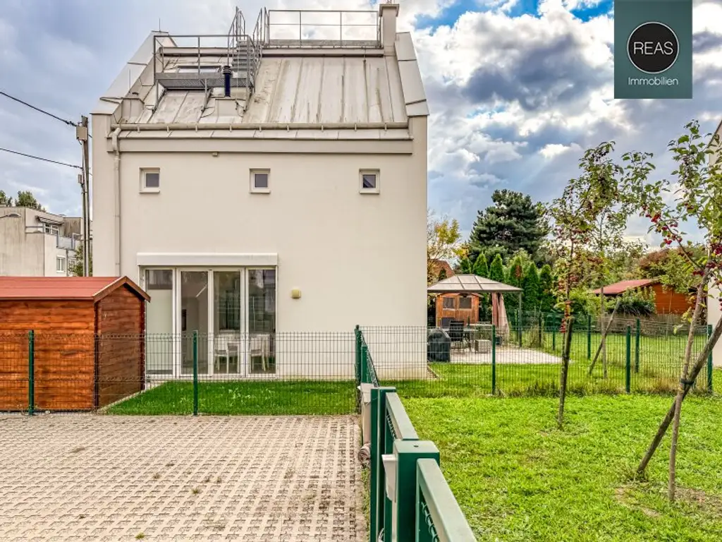 Provisionsfrei: Sehr gut ausgestattete Doppelhaushälfte mit Garten beim Theresa-Tauscher-Park! 5 Min. zum Donau Zentrum. 10 Min. zur UNO City. Parkplatz verfügbar!