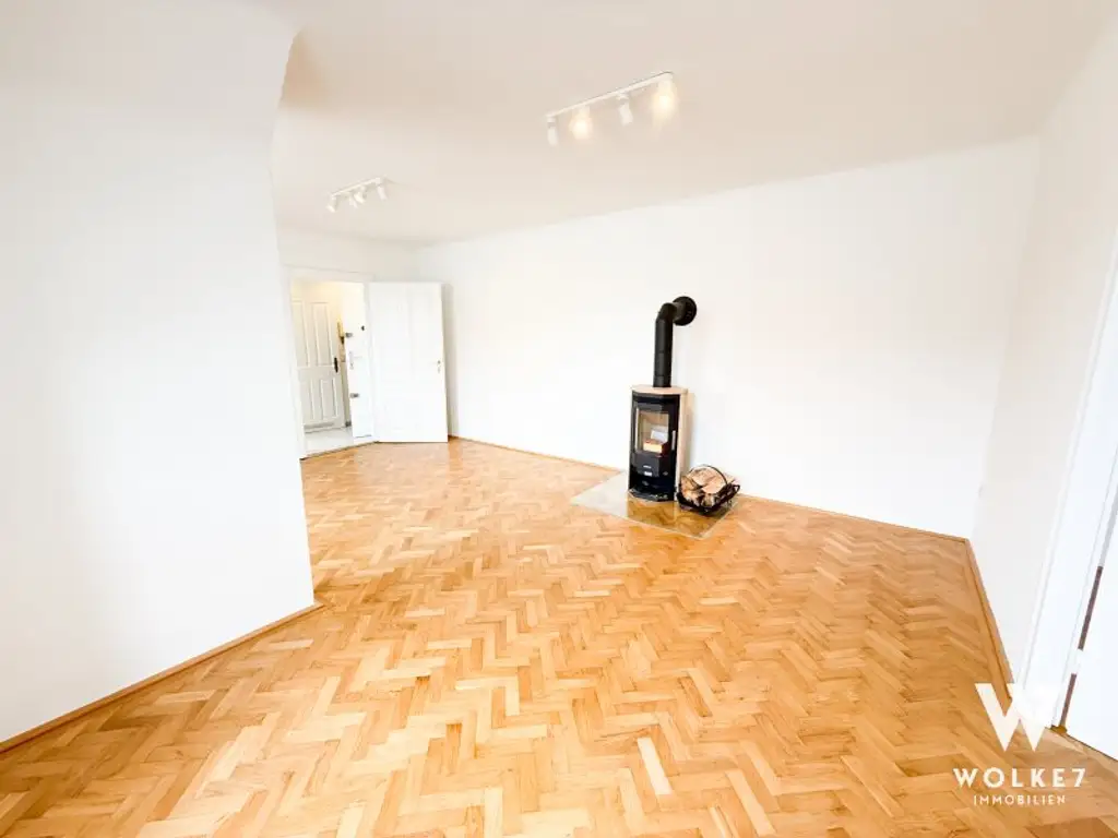 Sonnige 2-Zimmer-Dachgeschosswohnung im Nibelungenviertel nähe Schmelz