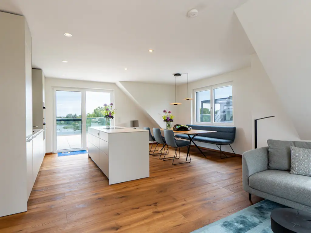 Wohnen deluxe. Prachtvolle 2-stöckige Dachgeschosswohnung mit 167 m² in absoluter Bestlage an der Alten Donau